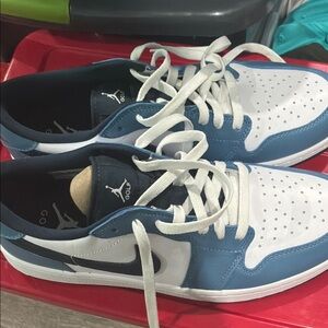 Nike Blue and White Golf Sneakers Low-Top Design